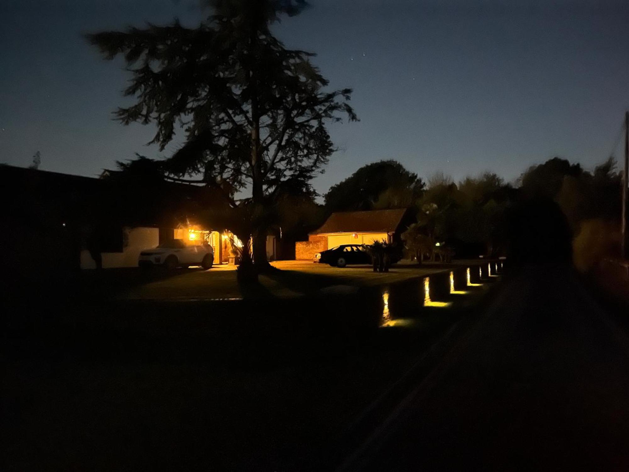 Stay At 'The Elms' In Tranquil Church Norton, Selsey - Ground Floor Bedroom, Own Private Bathroom, Quiet Beach, 2 Acre Garden By The Sea, On Edge Of Wildlife Nature Reserve Extérieur photo